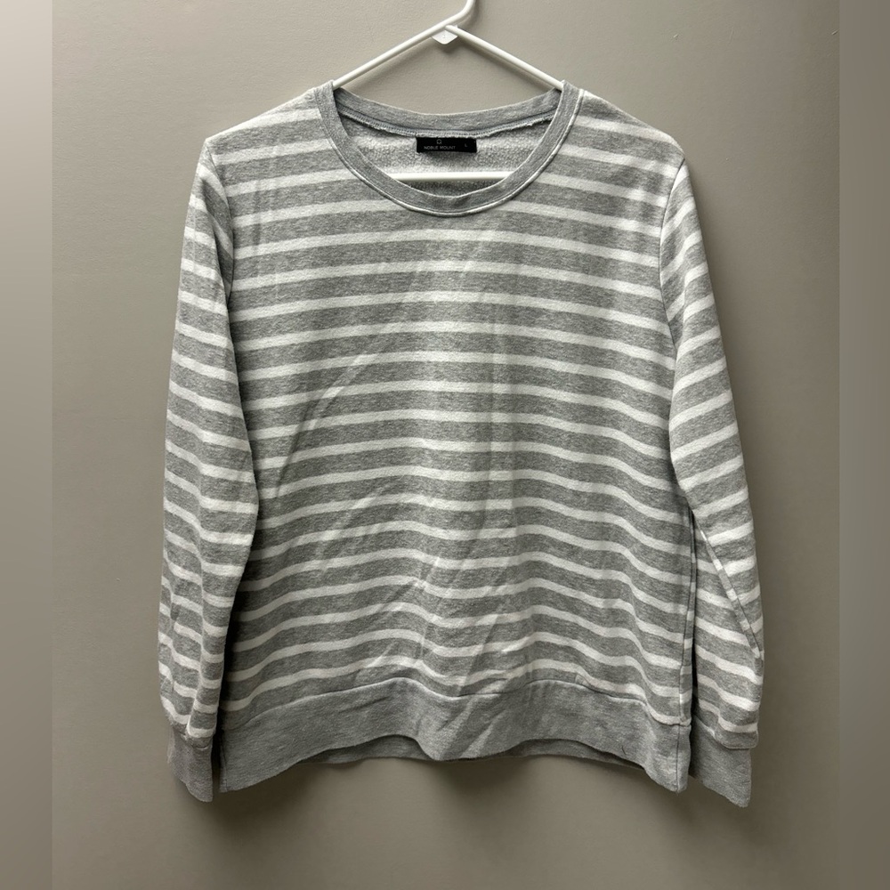 Noble Mount Women’s Grey‎ and White Striped Crewneck